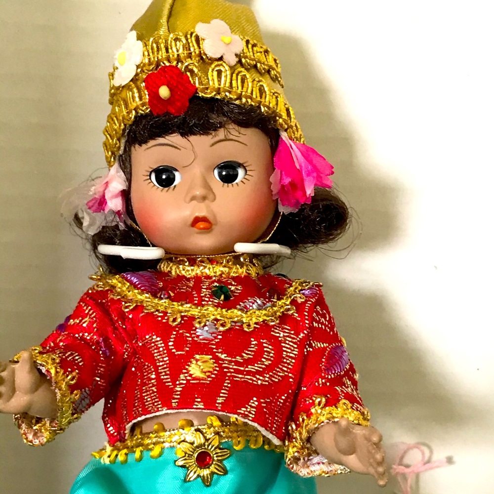 Madame Alexander doll Thailand #567
